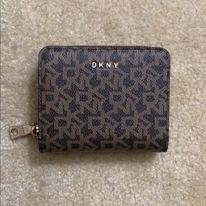 DKNY WALLET